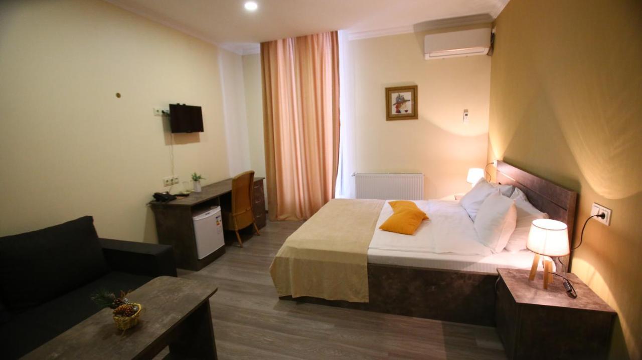 Hotel Nabadi Tbilisi Exteriör bild