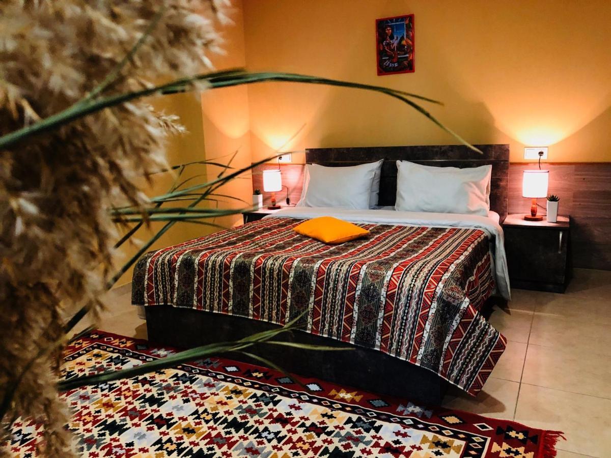 Hotel Nabadi Tbilisi Exteriör bild